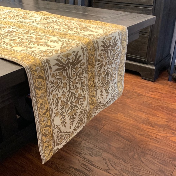 Pottery Barn Dining Pottery Barn Table Runner Poshmark